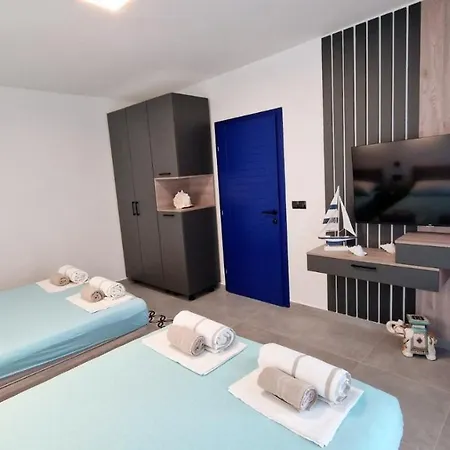 Dardona Drvenik (Split-Dalmatia)